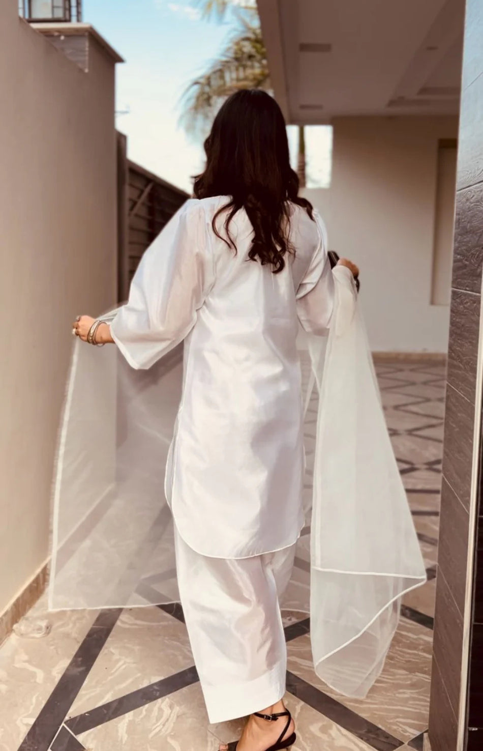 Varda ( Farshi Shalwar )