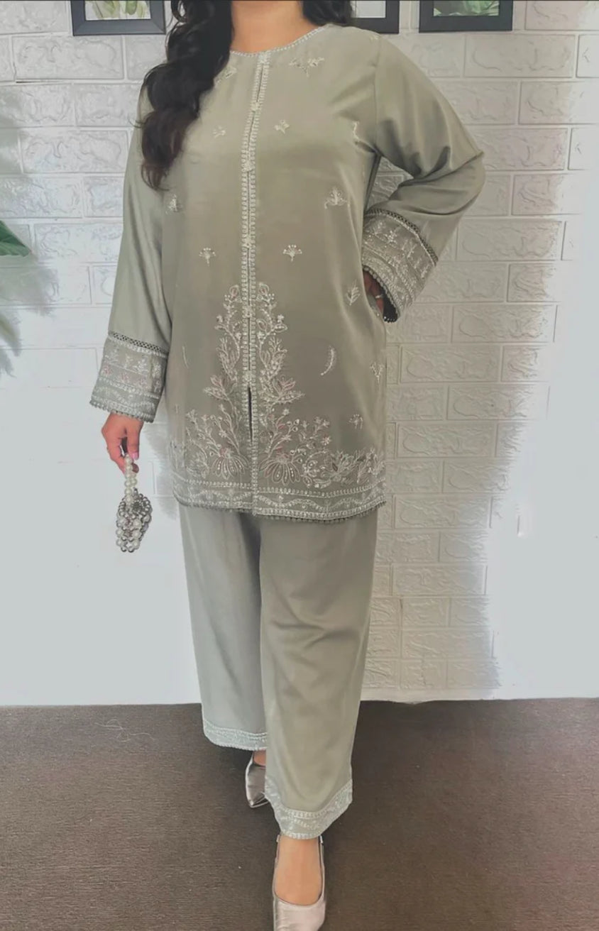 JENIFER EMBROIDED 2PC